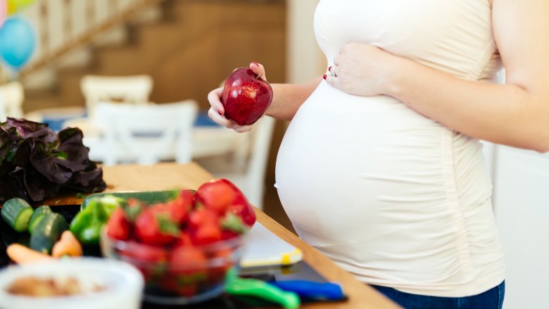 pregnant eating