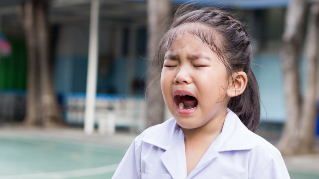 anak menangis di sekolah