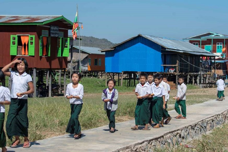 Kenali Pakaian  Seragam Sekolah  yang Unik di Serata Dunia 