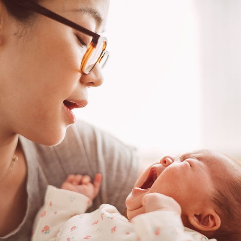 Tanggalkan Segera! Benang Hitam Bukan Solusi Anak Kerap Menangis