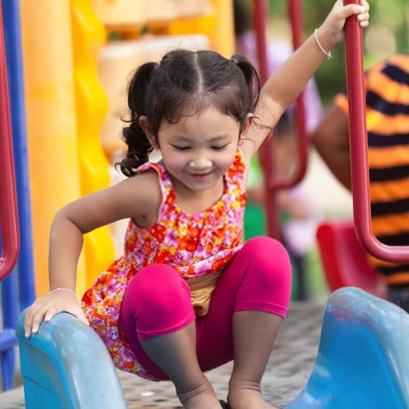 Hati-Hati Untuk Yang Selalu Bawa Anak Ke Taman!