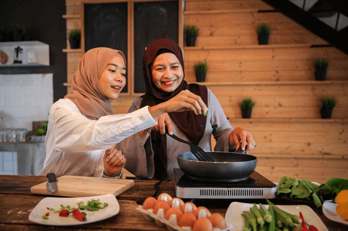 anak masak bersama emak