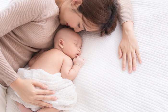 tidur lena dengan mamypoko