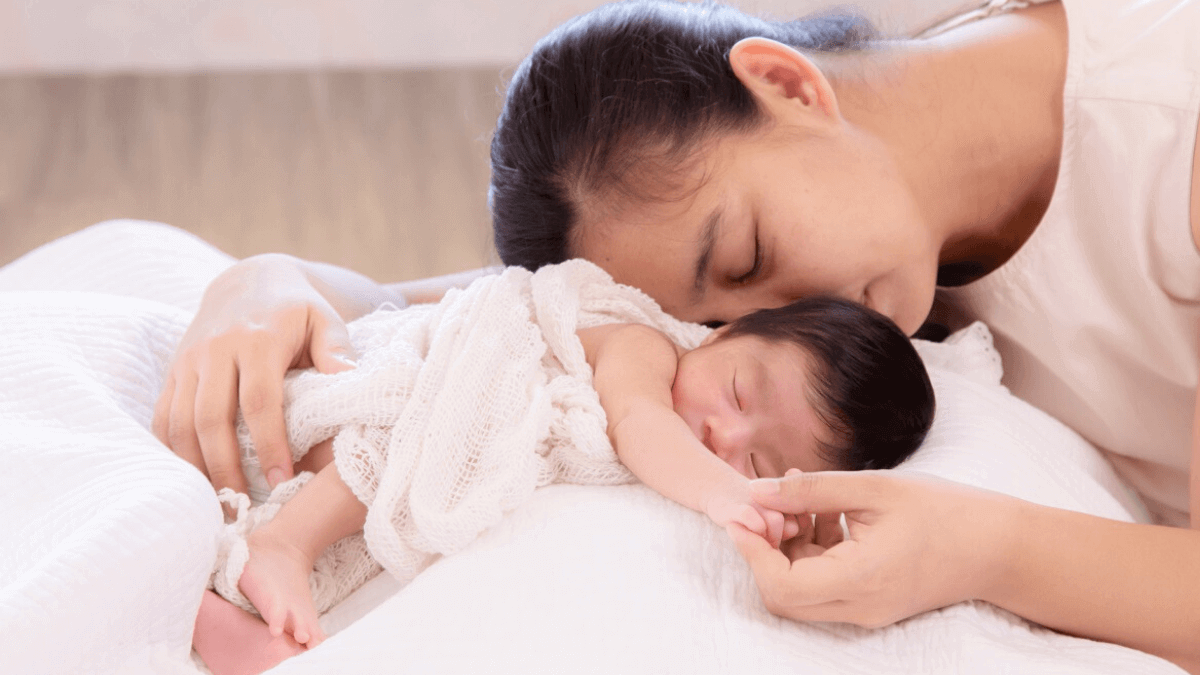спящая мама азиатка и ее сын фото 44