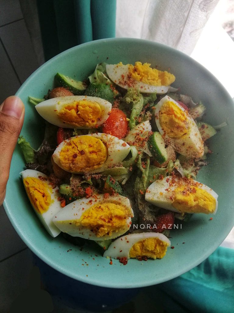 salad telur rebus
