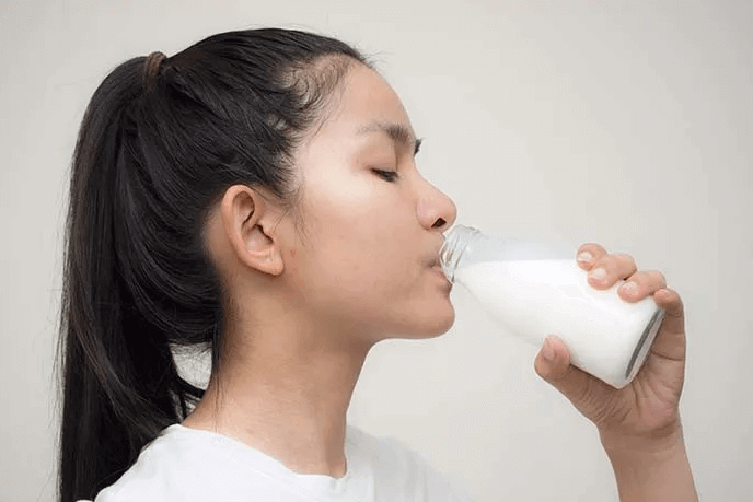 minum susu soya