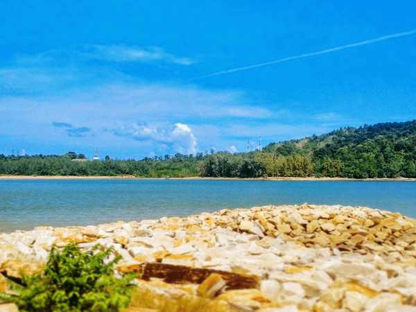 Pantai Telaga Simpul, Teluk Kalong