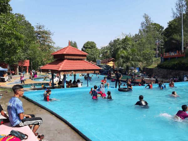 Tempat Menarik Di Kluang - . Gunung Lambak Water Park