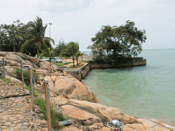 Pantai Minyak Beku