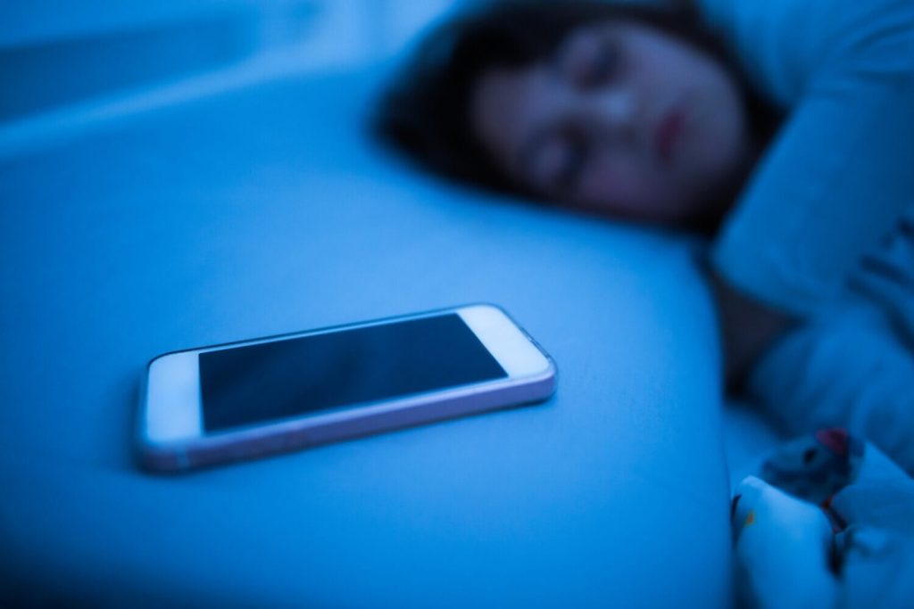 telefon bimbit semasa tidur 