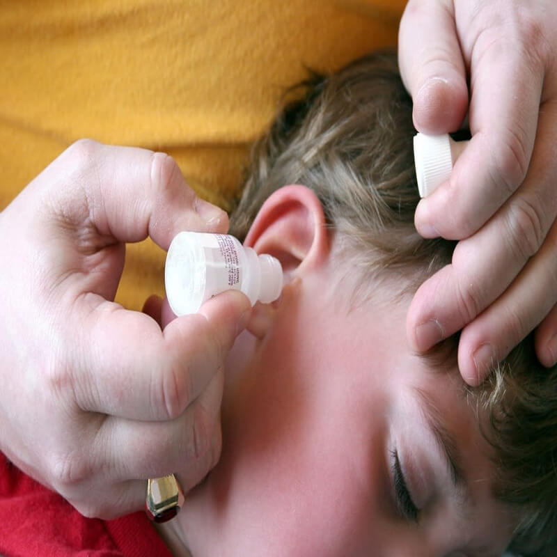 cara bersihkan telinga anak dengan earwax drops 