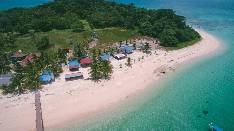 Pulau Rusukan Besar, sebuah pulau di Sabah