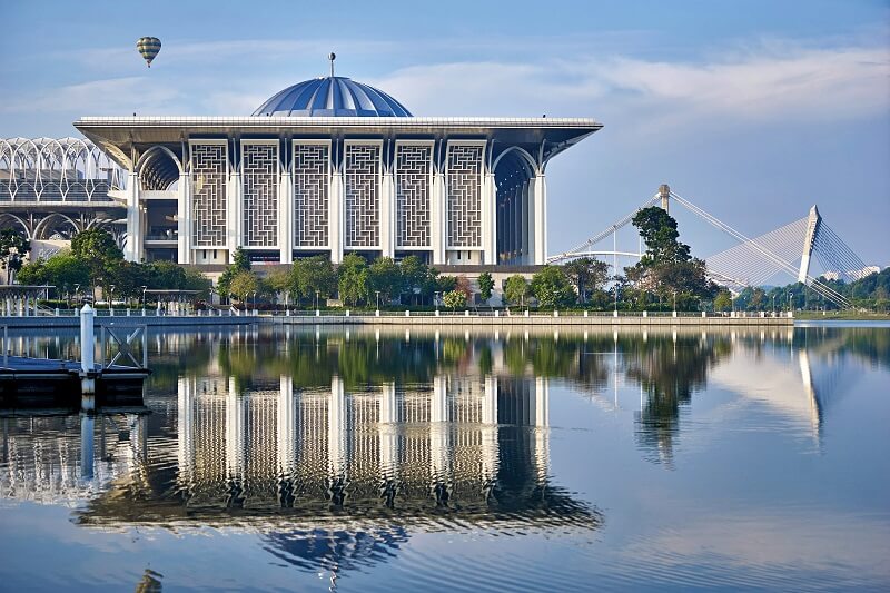 tempat menarik di Putrajata - Masjid Sultan Mizan