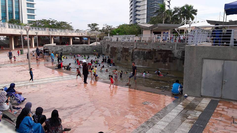 tempat menarik di Putrajaya - dataran gemilang