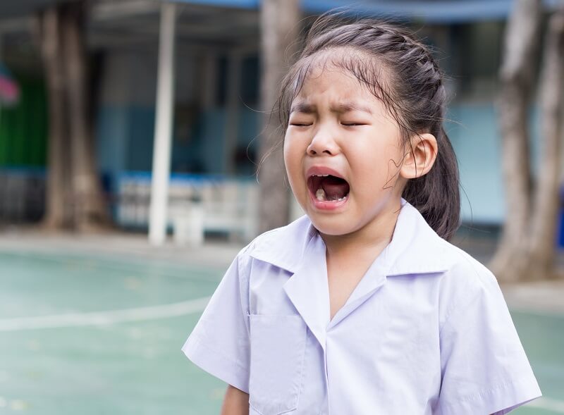 murid sekolah menangis