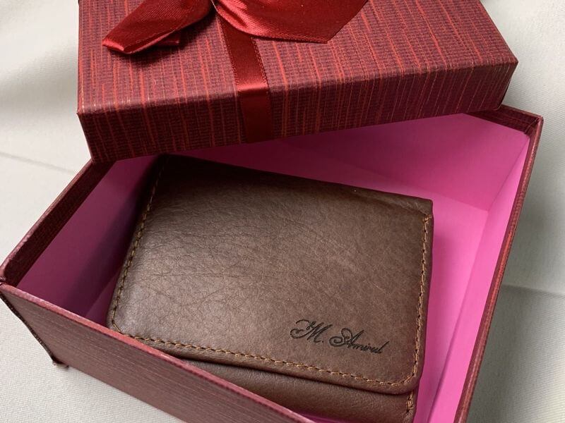 hadiah - dompet engrave nama