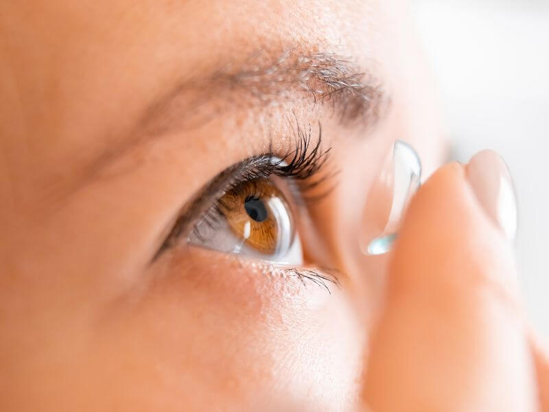 penjagaan mata - contact lens