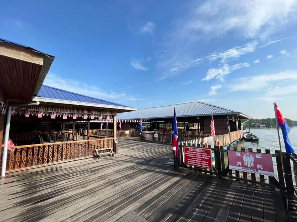 tempat menarik Pasir Gudang - Kong Kong Chalet Terapung