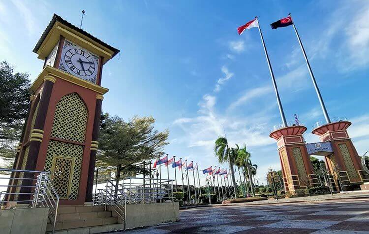 Tempat Menarik di Segamat, Menara Bendera