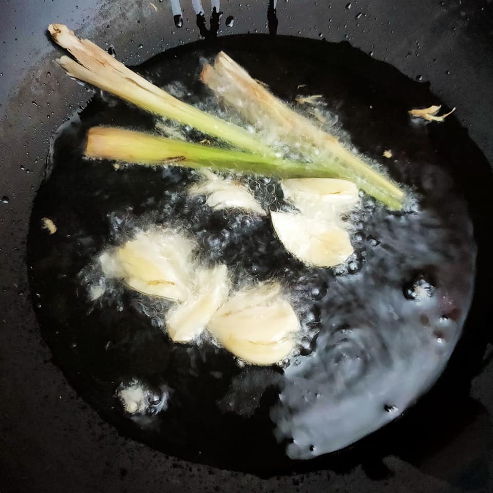 bahan tumis untuk resepi sotong masak hitam