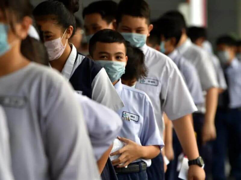 jerebu - budak sekolah pakai mask