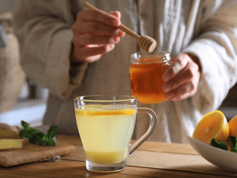cara menurunkan panas badan bayi dengan lemon dan madu