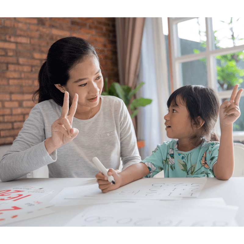 mak bermain dengan anak perempuan