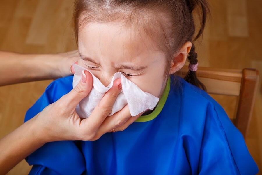 demam berpanjangan - anak hidung berair