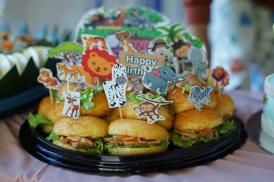 sambut birthday - kek burger