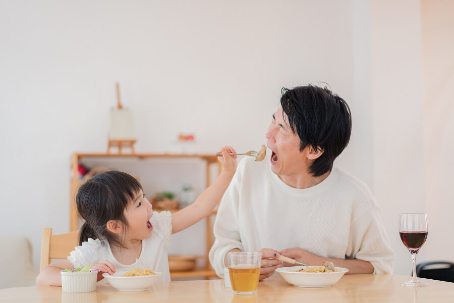 demam berpanjangan - makan bersama anak-anak