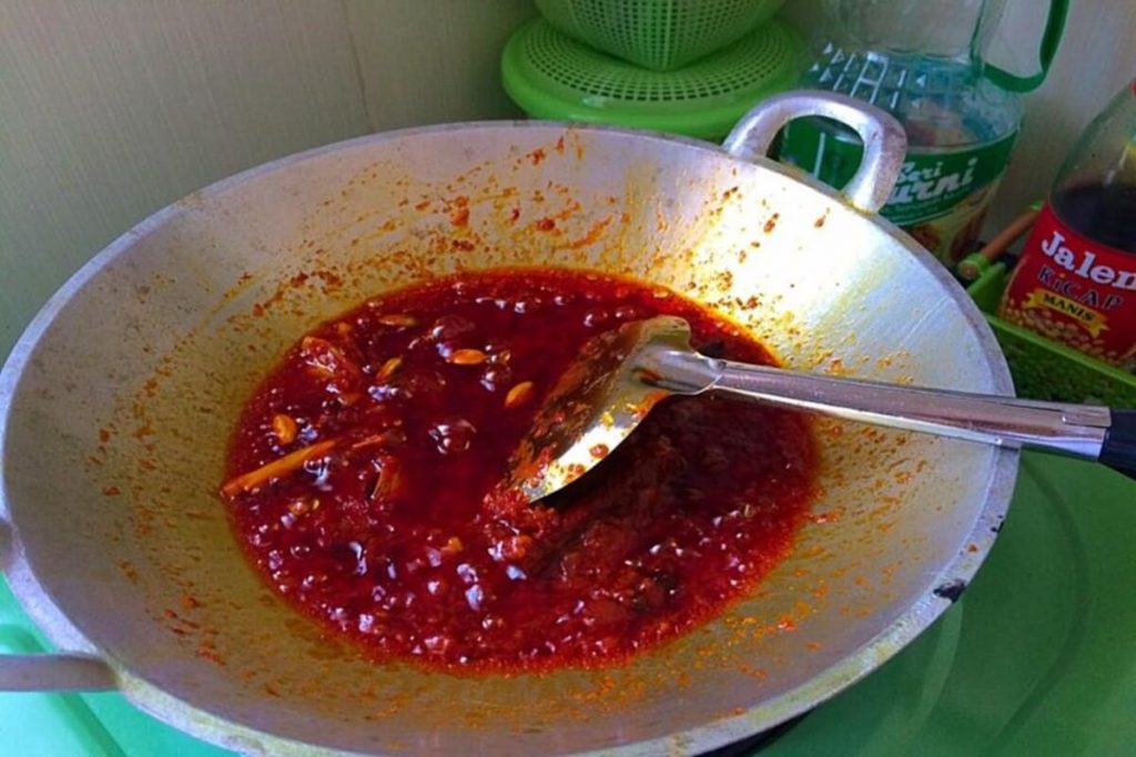 sambal yang sudah pecah minyak