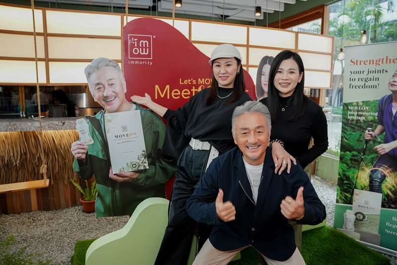 Wellous MOVEON Endorser Hugo Ng (middle), Ambassador Goh Liu Ying (right), and HK Actor Lily Chung (left)