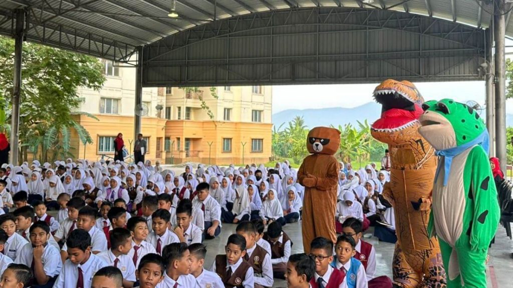 Ragam Anak Tahun Satu Hari Pertama Bersekolah