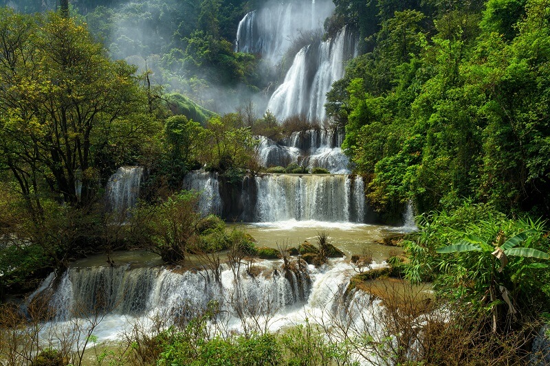 tempat menarik di Thailand - air terjun di Umphang