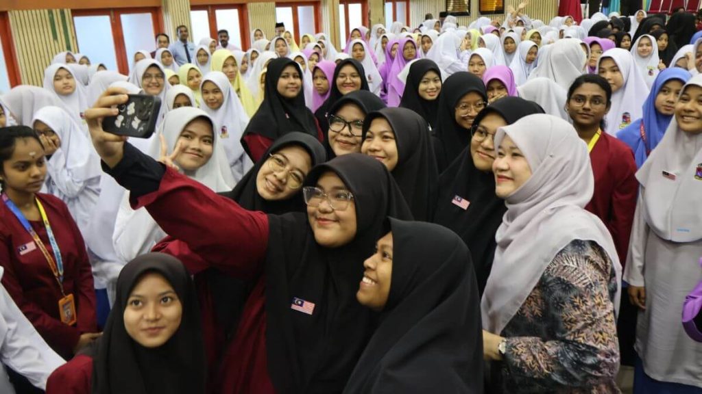 bahasa asean di sekolah