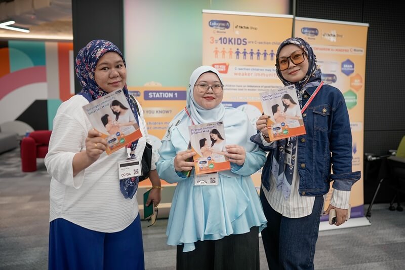 para ibu di majlis pelancaran Enfagrow A+ MindPro C-Biome