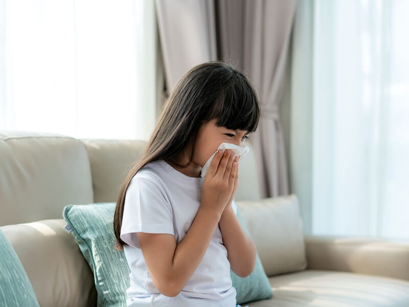 Influenza Kanak-kanak - budak perempuan hidung berair