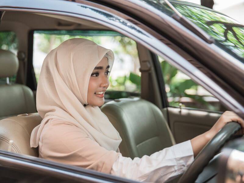 maxim - wanita memandu kereta