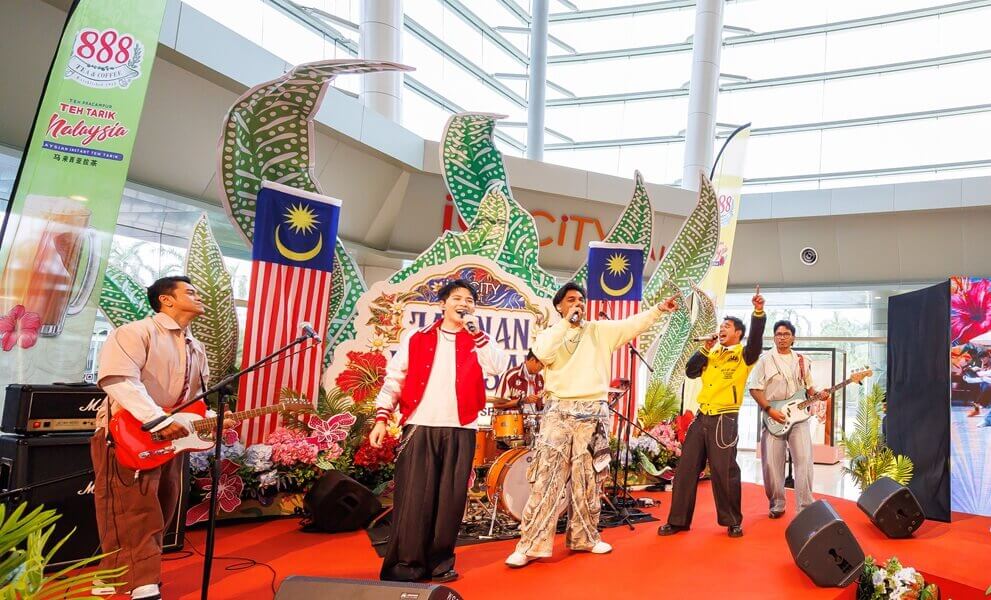 Alif Satar & The Locos, Danny Koo dan Kidd Santhe 