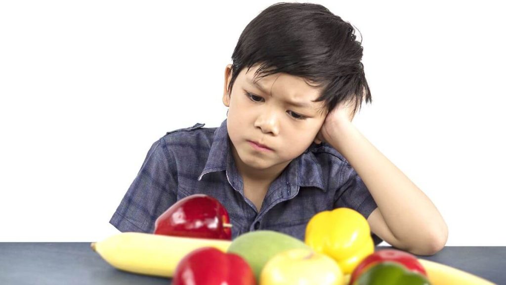 anak yang memilih makanan
